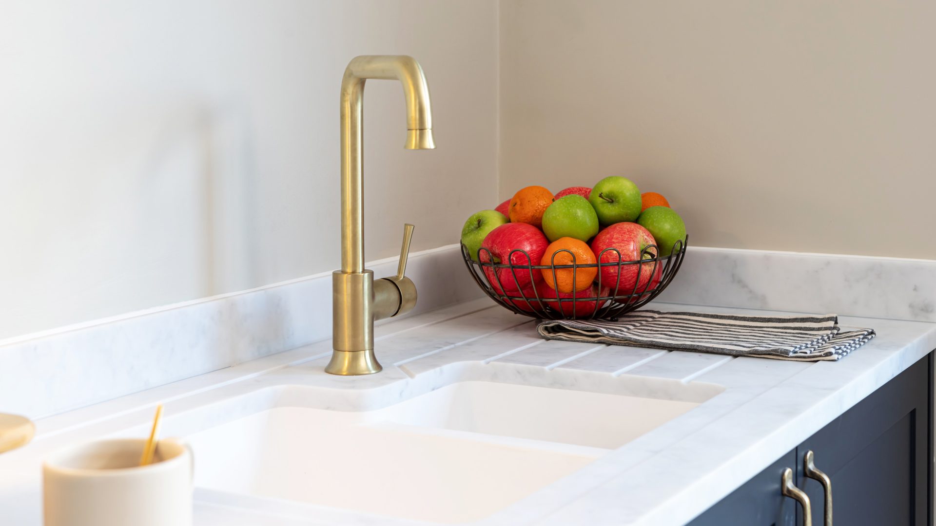 Modern kitchen in a Genesis home