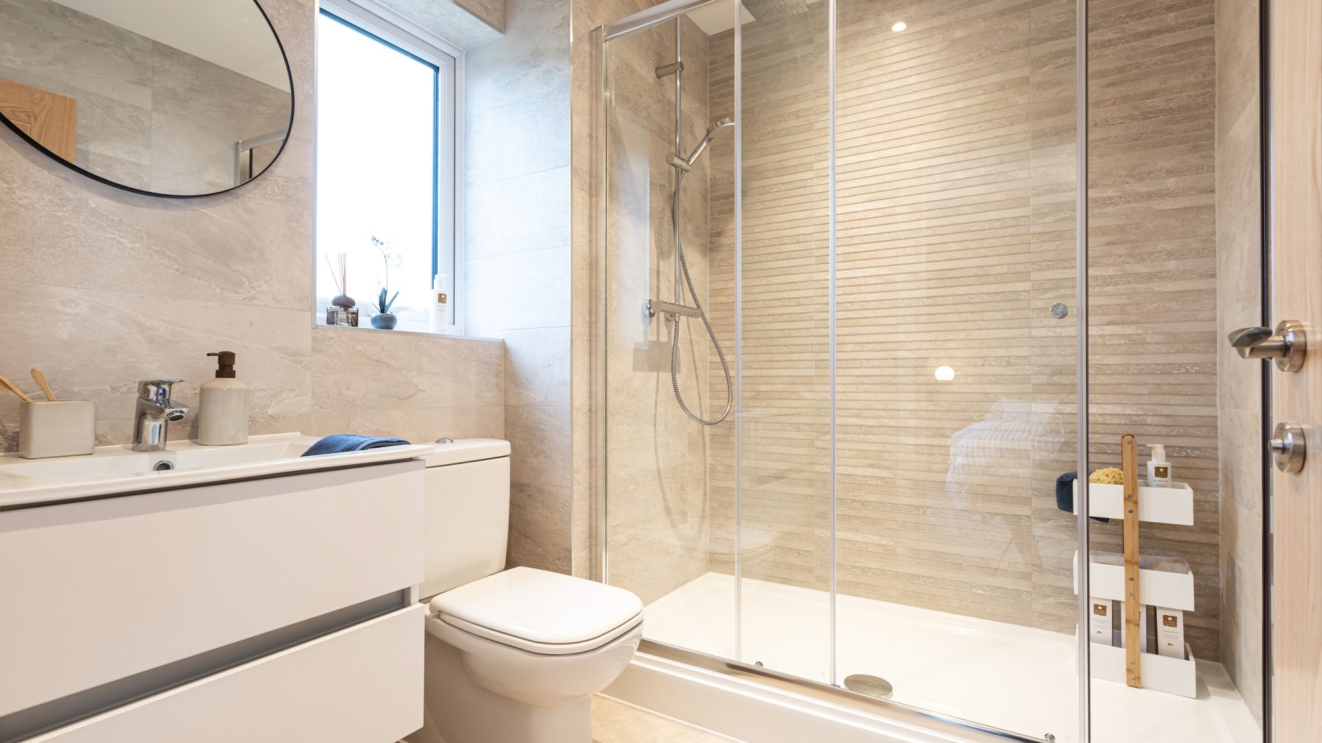 The stylish en-suite in The Leasgill house type