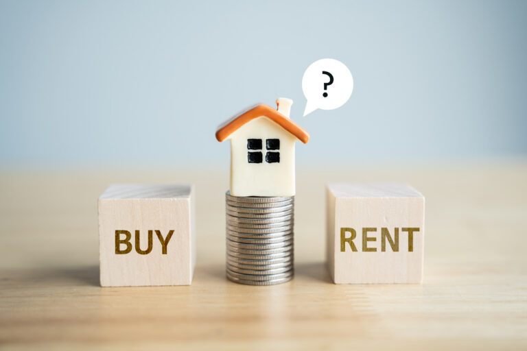 Is it better to rent or buy a house? A guide to the best secision in 2026